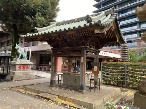 豊川稲荷東京別院の手水舎