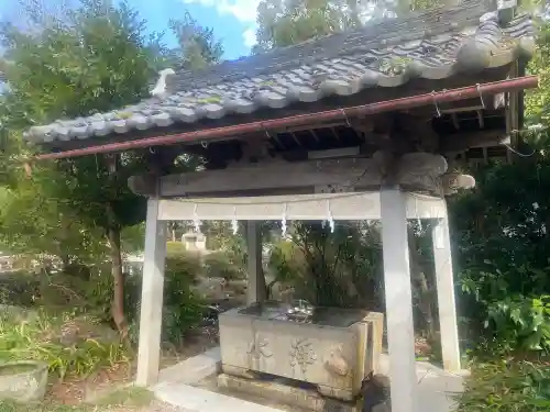 小田井縣神社の{uncategorized: "未分類", other: "その他", undefined: "問題あり", building: "その他建物", grave: "お墓", sacred_gate: "鳥居", guardian: "狛犬", statue: "像", buddha: "仏像", history: "歴史", nature: "自然", garden: "庭園", animal: "動物", pagoda: "塔", temizu: "手水舎", mountain_gate: "山門・神門", sanctuary: "本殿・本堂", subordinate: "末社・摂社", art: "芸術", scenery: "景色", jizo: "地蔵", ema: "絵馬", goshuin: "御朱印", omikuji: "おみくじ", items: "授与品その他", amulet: "お守り", goshuincho: "御朱印帳", eats: "食事", festival: "お祭り", votive_dance: "神楽", shichigosan: "七五三参", wedding: "結婚式", experience: "体験その他", initially: "初詣", around: "周辺", anti_infection: "感染症対策"}