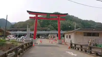 高尾山麓氷川神社の鳥居