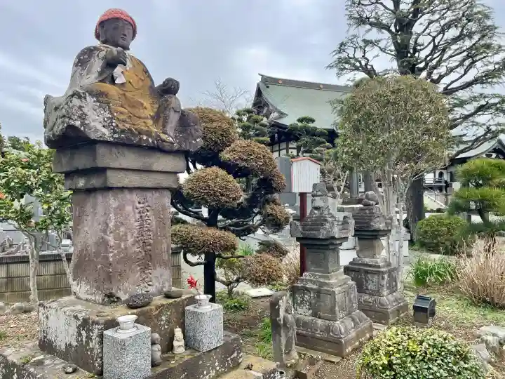 興全寺の{uncategorized: "未分類", other: "その他", undefined: "問題あり", building: "その他建物", grave: "お墓", sacred_gate: "鳥居", guardian: "狛犬", statue: "像", buddha: "仏像", history: "歴史", nature: "自然", garden: "庭園", animal: "動物", pagoda: "塔", temizu: "手水舎", mountain_gate: "山門・神門", sanctuary: "本殿・本堂", subordinate: "末社・摂社", art: "芸術", scenery: "景色", jizo: "地蔵", ema: "絵馬", goshuin: "御朱印", omikuji: "おみくじ", items: "授与品その他", amulet: "お守り", goshuincho: "御朱印帳", eats: "食事", festival: "お祭り", votive_dance: "神楽", shichigosan: "七五三参", wedding: "結婚式", experience: "体験その他", initially: "初詣", around: "周辺", anti_infection: "感染症対策"}