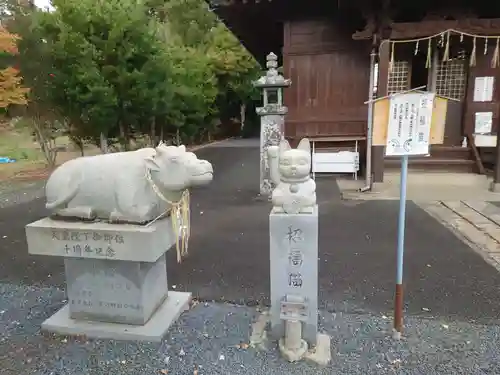 国片主神社の像