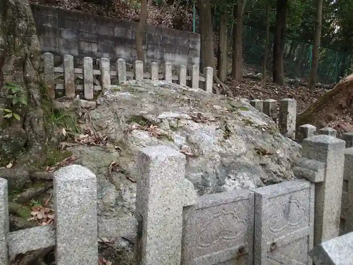 末刀岩上神社のその他建物