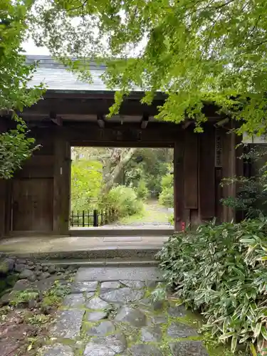 興法寺の山門