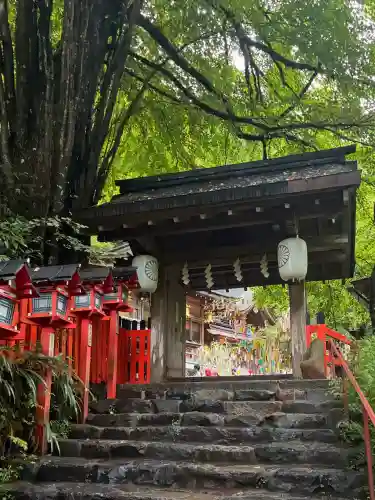 貴船神社の{uncategorized: "未分類", other: "その他", undefined: "問題あり", building: "その他建物", grave: "お墓", sacred_gate: "鳥居", guardian: "狛犬", statue: "像", buddha: "仏像", history: "歴史", nature: "自然", garden: "庭園", animal: "動物", pagoda: "塔", temizu: "手水舎", mountain_gate: "山門・神門", sanctuary: "本殿・本堂", subordinate: "末社・摂社", art: "芸術", scenery: "景色", jizo: "地蔵", ema: "絵馬", goshuin: "御朱印", omikuji: "おみくじ", items: "授与品その他", amulet: "お守り", goshuincho: "御朱印帳", eats: "食事", festival: "お祭り", votive_dance: "神楽", shichigosan: "七五三参", wedding: "結婚式", experience: "体験その他", initially: "初詣", around: "周辺", anti_infection: "感染症対策"}