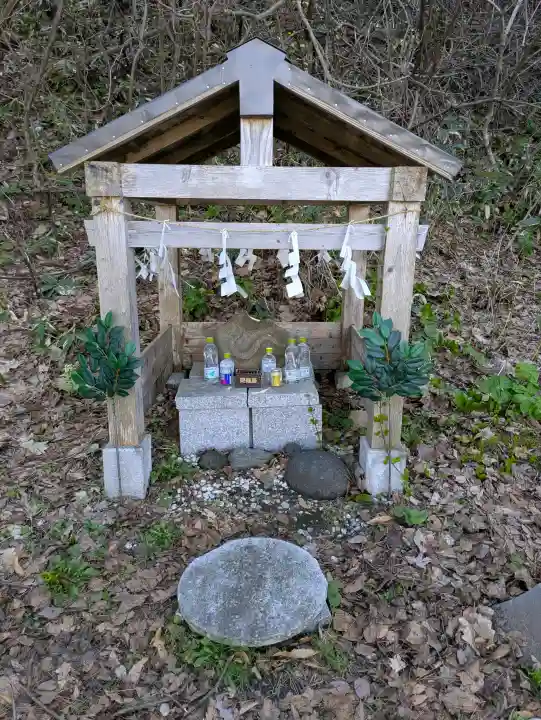 山上大神宮の{uncategorized: "未分類", other: "その他", undefined: "問題あり", building: "その他建物", grave: "お墓", sacred_gate: "鳥居", guardian: "狛犬", statue: "像", buddha: "仏像", history: "歴史", nature: "自然", garden: "庭園", animal: "動物", pagoda: "塔", temizu: "手水舎", mountain_gate: "山門・神門", sanctuary: "本殿・本堂", subordinate: "末社・摂社", art: "芸術", scenery: "景色", jizo: "地蔵", ema: "絵馬", goshuin: "御朱印", omikuji: "おみくじ", items: "授与品その他", amulet: "お守り", goshuincho: "御朱印帳", eats: "食事", festival: "お祭り", votive_dance: "神楽", shichigosan: "七五三参", wedding: "結婚式", experience: "体験その他", initially: "初詣", around: "周辺", anti_infection: "感染症対策"}