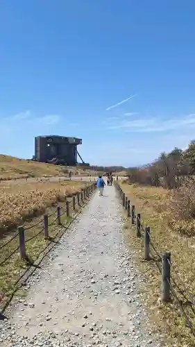 箱根元宮の{uncategorized: "未分類", other: "その他", undefined: "問題あり", building: "その他建物", grave: "お墓", sacred_gate: "鳥居", guardian: "狛犬", statue: "像", buddha: "仏像", history: "歴史", nature: "自然", garden: "庭園", animal: "動物", pagoda: "塔", temizu: "手水舎", mountain_gate: "山門・神門", sanctuary: "本殿・本堂", subordinate: "末社・摂社", art: "芸術", scenery: "景色", jizo: "地蔵", ema: "絵馬", goshuin: "御朱印", omikuji: "おみくじ", items: "授与品その他", amulet: "お守り", goshuincho: "御朱印帳", eats: "食事", festival: "お祭り", votive_dance: "神楽", shichigosan: "七五三参", wedding: "結婚式", experience: "体験その他", initially: "初詣", around: "周辺", anti_infection: "感染症対策"}