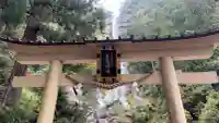 飛瀧神社(熊野那智大社別宮)の{uncategorized: "未分類", other: "その他", undefined: "問題あり", building: "その他建物", grave: "お墓", sacred_gate: "鳥居", guardian: "狛犬", statue: "像", buddha: "仏像", history: "歴史", nature: "自然", garden: "庭園", animal: "動物", pagoda: "塔", temizu: "手水舎", mountain_gate: "山門・神門", sanctuary: "本殿・本堂", subordinate: "末社・摂社", art: "芸術", scenery: "景色", jizo: "地蔵", ema: "絵馬", goshuin: "御朱印", omikuji: "おみくじ", items: "授与品その他", amulet: "お守り", goshuincho: "御朱印帳", eats: "食事", festival: "お祭り", votive_dance: "神楽", shichigosan: "七五三参", wedding: "結婚式", experience: "体験その他", initially: "初詣", around: "周辺", anti_infection: "感染症対策"}