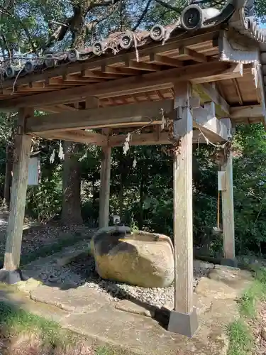 子安神社（勝原）の手水舎
