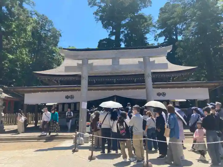 鹿島神宮の{uncategorized: "未分類", other: "その他", undefined: "問題あり", building: "その他建物", grave: "お墓", sacred_gate: "鳥居", guardian: "狛犬", statue: "像", buddha: "仏像", history: "歴史", nature: "自然", garden: "庭園", animal: "動物", pagoda: "塔", temizu: "手水舎", mountain_gate: "山門・神門", sanctuary: "本殿・本堂", subordinate: "末社・摂社", art: "芸術", scenery: "景色", jizo: "地蔵", ema: "絵馬", goshuin: "御朱印", omikuji: "おみくじ", items: "授与品その他", amulet: "お守り", goshuincho: "御朱印帳", eats: "食事", festival: "お祭り", votive_dance: "神楽", shichigosan: "七五三参", wedding: "結婚式", experience: "体験その他", initially: "初詣", around: "周辺", anti_infection: "感染症対策"}