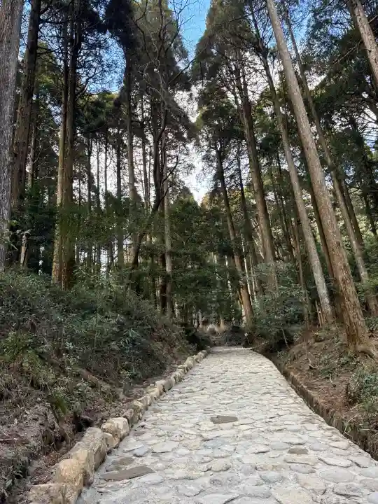 霧島神宮の{uncategorized: "未分類", other: "その他", undefined: "問題あり", building: "その他建物", grave: "お墓", sacred_gate: "鳥居", guardian: "狛犬", statue: "像", buddha: "仏像", history: "歴史", nature: "自然", garden: "庭園", animal: "動物", pagoda: "塔", temizu: "手水舎", mountain_gate: "山門・神門", sanctuary: "本殿・本堂", subordinate: "末社・摂社", art: "芸術", scenery: "景色", jizo: "地蔵", ema: "絵馬", goshuin: "御朱印", omikuji: "おみくじ", items: "授与品その他", amulet: "お守り", goshuincho: "御朱印帳", eats: "食事", festival: "お祭り", votive_dance: "神楽", shichigosan: "七五三参", wedding: "結婚式", experience: "体験その他", initially: "初詣", around: "周辺", anti_infection: "感染症対策"}