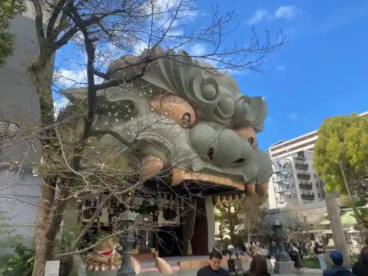 難波八阪神社の{uncategorized: "未分類", other: "その他", undefined: "問題あり", building: "その他建物", grave: "お墓", sacred_gate: "鳥居", guardian: "狛犬", statue: "像", buddha: "仏像", history: "歴史", nature: "自然", garden: "庭園", animal: "動物", pagoda: "塔", temizu: "手水舎", mountain_gate: "山門・神門", sanctuary: "本殿・本堂", subordinate: "末社・摂社", art: "芸術", scenery: "景色", jizo: "地蔵", ema: "絵馬", goshuin: "御朱印", omikuji: "おみくじ", items: "授与品その他", amulet: "お守り", goshuincho: "御朱印帳", eats: "食事", festival: "お祭り", votive_dance: "神楽", shichigosan: "七五三参", wedding: "結婚式", experience: "体験その他", initially: "初詣", around: "周辺", anti_infection: "感染症対策"}