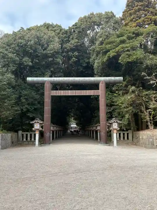 宮崎神宮の{uncategorized: "未分類", other: "その他", undefined: "問題あり", building: "その他建物", grave: "お墓", sacred_gate: "鳥居", guardian: "狛犬", statue: "像", buddha: "仏像", history: "歴史", nature: "自然", garden: "庭園", animal: "動物", pagoda: "塔", temizu: "手水舎", mountain_gate: "山門・神門", sanctuary: "本殿・本堂", subordinate: "末社・摂社", art: "芸術", scenery: "景色", jizo: "地蔵", ema: "絵馬", goshuin: "御朱印", omikuji: "おみくじ", items: "授与品その他", amulet: "お守り", goshuincho: "御朱印帳", eats: "食事", festival: "お祭り", votive_dance: "神楽", shichigosan: "七五三参", wedding: "結婚式", experience: "体験その他", initially: "初詣", around: "周辺", anti_infection: "感染症対策"}