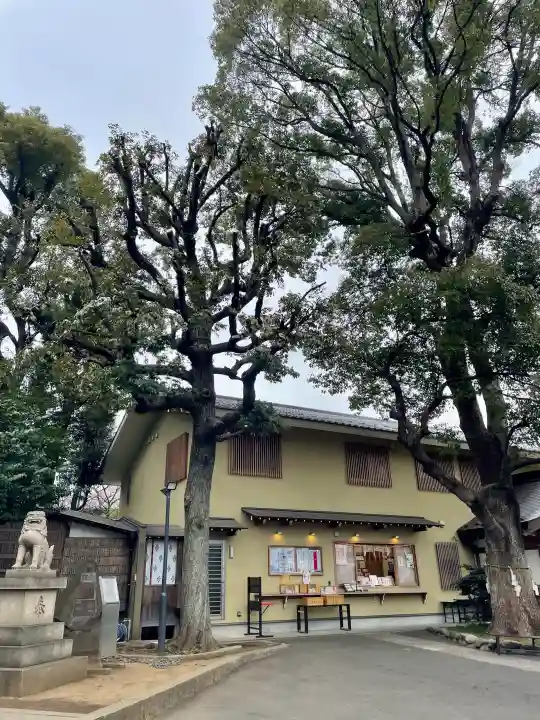 中目黒八幡神社の{uncategorized: "未分類", other: "その他", undefined: "問題あり", building: "その他建物", grave: "お墓", sacred_gate: "鳥居", guardian: "狛犬", statue: "像", buddha: "仏像", history: "歴史", nature: "自然", garden: "庭園", animal: "動物", pagoda: "塔", temizu: "手水舎", mountain_gate: "山門・神門", sanctuary: "本殿・本堂", subordinate: "末社・摂社", art: "芸術", scenery: "景色", jizo: "地蔵", ema: "絵馬", goshuin: "御朱印", omikuji: "おみくじ", items: "授与品その他", amulet: "お守り", goshuincho: "御朱印帳", eats: "食事", festival: "お祭り", votive_dance: "神楽", shichigosan: "七五三参", wedding: "結婚式", experience: "体験その他", initially: "初詣", around: "周辺", anti_infection: "感染症対策"}