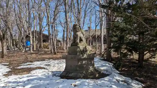 旧信濃神社の狛犬