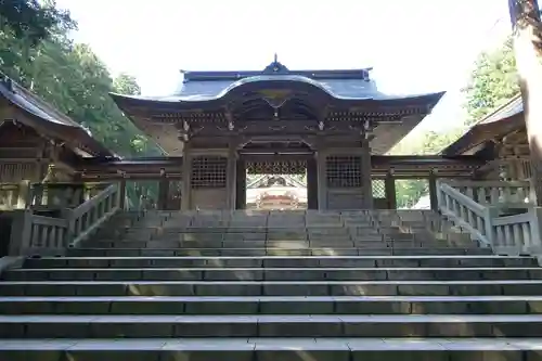 彌彦神社の山門