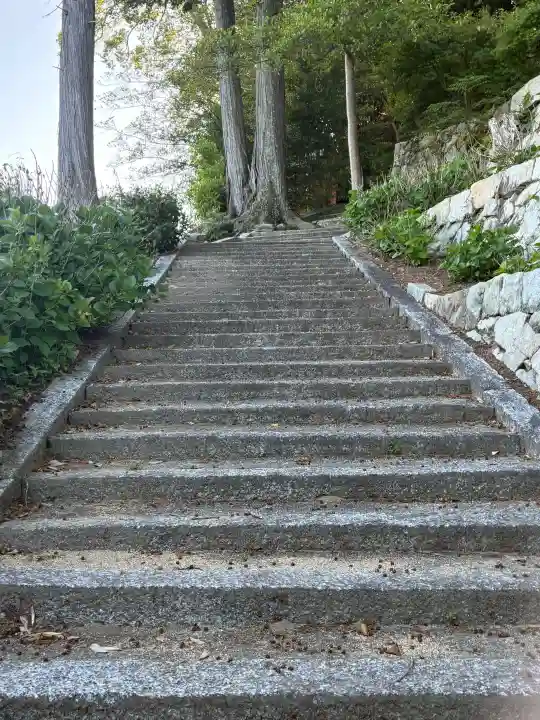 猪田神社の{uncategorized: "未分類", other: "その他", undefined: "問題あり", building: "その他建物", grave: "お墓", sacred_gate: "鳥居", guardian: "狛犬", statue: "像", buddha: "仏像", history: "歴史", nature: "自然", garden: "庭園", animal: "動物", pagoda: "塔", temizu: "手水舎", mountain_gate: "山門・神門", sanctuary: "本殿・本堂", subordinate: "末社・摂社", art: "芸術", scenery: "景色", jizo: "地蔵", ema: "絵馬", goshuin: "御朱印", omikuji: "おみくじ", items: "授与品その他", amulet: "お守り", goshuincho: "御朱印帳", eats: "食事", festival: "お祭り", votive_dance: "神楽", shichigosan: "七五三参", wedding: "結婚式", experience: "体験その他", initially: "初詣", around: "周辺", anti_infection: "感染症対策"}