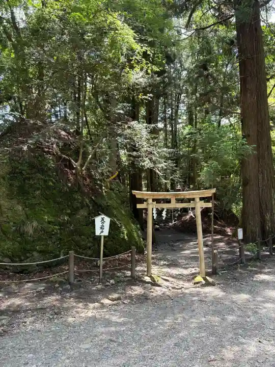 室生龍穴神社 天の岩戸(奈良県)