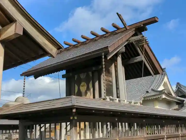 秋葉社の{uncategorized: "未分類", other: "その他", undefined: "問題あり", building: "その他建物", grave: "お墓", sacred_gate: "鳥居", guardian: "狛犬", statue: "像", buddha: "仏像", history: "歴史", nature: "自然", garden: "庭園", animal: "動物", pagoda: "塔", temizu: "手水舎", mountain_gate: "山門・神門", sanctuary: "本殿・本堂", subordinate: "末社・摂社", art: "芸術", scenery: "景色", jizo: "地蔵", ema: "絵馬", goshuin: "御朱印", omikuji: "おみくじ", items: "授与品その他", amulet: "お守り", goshuincho: "御朱印帳", eats: "食事", festival: "お祭り", votive_dance: "神楽", shichigosan: "七五三参", wedding: "結婚式", experience: "体験その他", initially: "初詣", around: "周辺", anti_infection: "感染症対策"}