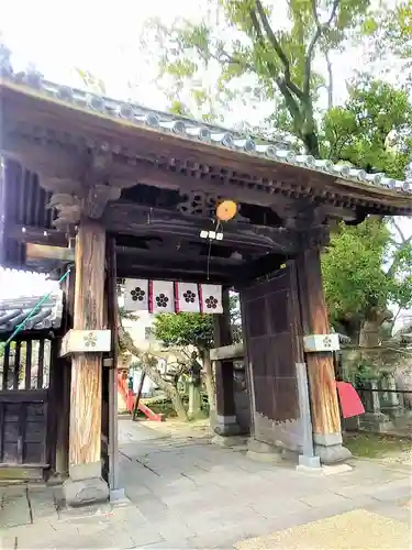 牛嶋天満宮の山門