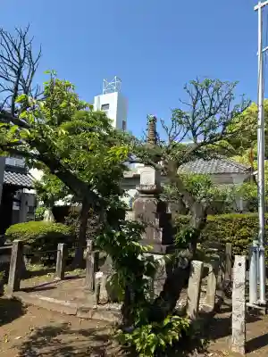長久寺の{uncategorized: "未分類", other: "その他", undefined: "問題あり", building: "その他建物", grave: "お墓", sacred_gate: "鳥居", guardian: "狛犬", statue: "像", buddha: "仏像", history: "歴史", nature: "自然", garden: "庭園", animal: "動物", pagoda: "塔", temizu: "手水舎", mountain_gate: "山門・神門", sanctuary: "本殿・本堂", subordinate: "末社・摂社", art: "芸術", scenery: "景色", jizo: "地蔵", ema: "絵馬", goshuin: "御朱印", omikuji: "おみくじ", items: "授与品その他", amulet: "お守り", goshuincho: "御朱印帳", eats: "食事", festival: "お祭り", votive_dance: "神楽", shichigosan: "七五三参", wedding: "結婚式", experience: "体験その他", initially: "初詣", around: "周辺", anti_infection: "感染症対策"}