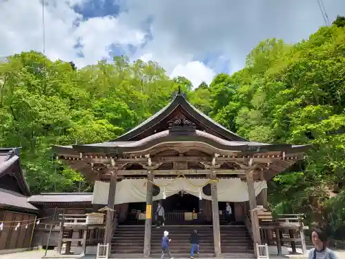 戸隠神社中社の{uncategorized: "未分類", other: "その他", undefined: "問題あり", building: "その他建物", grave: "お墓", sacred_gate: "鳥居", guardian: "狛犬", statue: "像", buddha: "仏像", history: "歴史", nature: "自然", garden: "庭園", animal: "動物", pagoda: "塔", temizu: "手水舎", mountain_gate: "山門・神門", sanctuary: "本殿・本堂", subordinate: "末社・摂社", art: "芸術", scenery: "景色", jizo: "地蔵", ema: "絵馬", goshuin: "御朱印", omikuji: "おみくじ", items: "授与品その他", amulet: "お守り", goshuincho: "御朱印帳", eats: "食事", festival: "お祭り", votive_dance: "神楽", shichigosan: "七五三参", wedding: "結婚式", experience: "体験その他", initially: "初詣", around: "周辺", anti_infection: "感染症対策"}