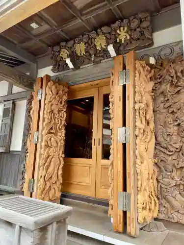 日蓮宗龍口山本龍寺の{uncategorized: "未分類", other: "その他", undefined: "問題あり", building: "その他建物", grave: "お墓", sacred_gate: "鳥居", guardian: "狛犬", statue: "像", buddha: "仏像", history: "歴史", nature: "自然", garden: "庭園", animal: "動物", pagoda: "塔", temizu: "手水舎", mountain_gate: "山門・神門", sanctuary: "本殿・本堂", subordinate: "末社・摂社", art: "芸術", scenery: "景色", jizo: "地蔵", ema: "絵馬", goshuin: "御朱印", omikuji: "おみくじ", items: "授与品その他", amulet: "お守り", goshuincho: "御朱印帳", eats: "食事", festival: "お祭り", votive_dance: "神楽", shichigosan: "七五三参", wedding: "結婚式", experience: "体験その他", initially: "初詣", around: "周辺", anti_infection: "感染症対策"}