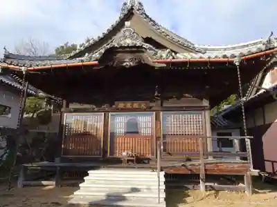 六萬寺の本殿・本堂