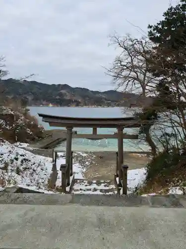 荒神社の{uncategorized: "未分類", other: "その他", undefined: "問題あり", building: "その他建物", grave: "お墓", sacred_gate: "鳥居", guardian: "狛犬", statue: "像", buddha: "仏像", history: "歴史", nature: "自然", garden: "庭園", animal: "動物", pagoda: "塔", temizu: "手水舎", mountain_gate: "山門・神門", sanctuary: "本殿・本堂", subordinate: "末社・摂社", art: "芸術", scenery: "景色", jizo: "地蔵", ema: "絵馬", goshuin: "御朱印", omikuji: "おみくじ", items: "授与品その他", amulet: "お守り", goshuincho: "御朱印帳", eats: "食事", festival: "お祭り", votive_dance: "神楽", shichigosan: "七五三参", wedding: "結婚式", experience: "体験その他", initially: "初詣", around: "周辺", anti_infection: "感染症対策"}