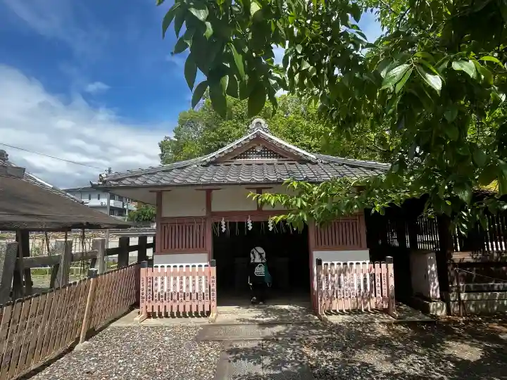 豊国神社の{uncategorized: "未分類", other: "その他", undefined: "問題あり", building: "その他建物", grave: "お墓", sacred_gate: "鳥居", guardian: "狛犬", statue: "像", buddha: "仏像", history: "歴史", nature: "自然", garden: "庭園", animal: "動物", pagoda: "塔", temizu: "手水舎", mountain_gate: "山門・神門", sanctuary: "本殿・本堂", subordinate: "末社・摂社", art: "芸術", scenery: "景色", jizo: "地蔵", ema: "絵馬", goshuin: "御朱印", omikuji: "おみくじ", items: "授与品その他", amulet: "お守り", goshuincho: "御朱印帳", eats: "食事", festival: "お祭り", votive_dance: "神楽", shichigosan: "七五三参", wedding: "結婚式", experience: "体験その他", initially: "初詣", around: "周辺", anti_infection: "感染症対策"}