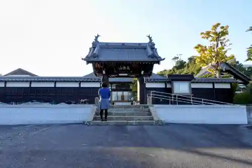 長永寺の山門