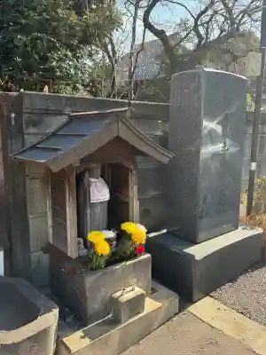 延寿寺/日荷堂の{uncategorized: "未分類", other: "その他", undefined: "問題あり", building: "その他建物", grave: "お墓", sacred_gate: "鳥居", guardian: "狛犬", statue: "像", buddha: "仏像", history: "歴史", nature: "自然", garden: "庭園", animal: "動物", pagoda: "塔", temizu: "手水舎", mountain_gate: "山門・神門", sanctuary: "本殿・本堂", subordinate: "末社・摂社", art: "芸術", scenery: "景色", jizo: "地蔵", ema: "絵馬", goshuin: "御朱印", omikuji: "おみくじ", items: "授与品その他", amulet: "お守り", goshuincho: "御朱印帳", eats: "食事", festival: "お祭り", votive_dance: "神楽", shichigosan: "七五三参", wedding: "結婚式", experience: "体験その他", initially: "初詣", around: "周辺", anti_infection: "感染症対策"}