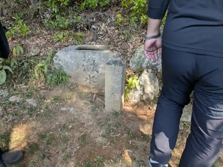 津布良神社(皇大神宮末社)の{uncategorized: "未分類", other: "その他", undefined: "問題あり", building: "その他建物", grave: "お墓", sacred_gate: "鳥居", guardian: "狛犬", statue: "像", buddha: "仏像", history: "歴史", nature: "自然", garden: "庭園", animal: "動物", pagoda: "塔", temizu: "手水舎", mountain_gate: "山門・神門", sanctuary: "本殿・本堂", subordinate: "末社・摂社", art: "芸術", scenery: "景色", jizo: "地蔵", ema: "絵馬", goshuin: "御朱印", omikuji: "おみくじ", items: "授与品その他", amulet: "お守り", goshuincho: "御朱印帳", eats: "食事", festival: "お祭り", votive_dance: "神楽", shichigosan: "七五三参", wedding: "結婚式", experience: "体験その他", initially: "初詣", around: "周辺", anti_infection: "感染症対策"}