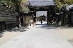 杭全神社の山門