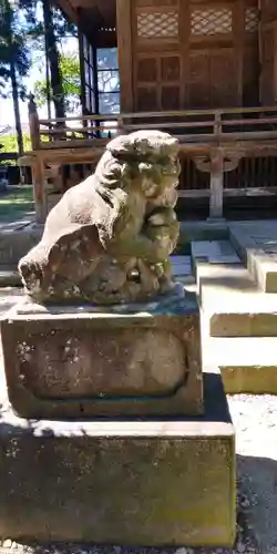 守りの神　藤基神社の狛犬