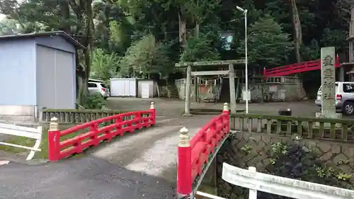 産霊神社の鳥居