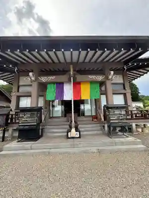 弥勒寺の本殿・本堂
