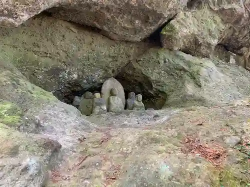 深草岩屋観音堂（深草山瑞岩寺奥院）の仏像