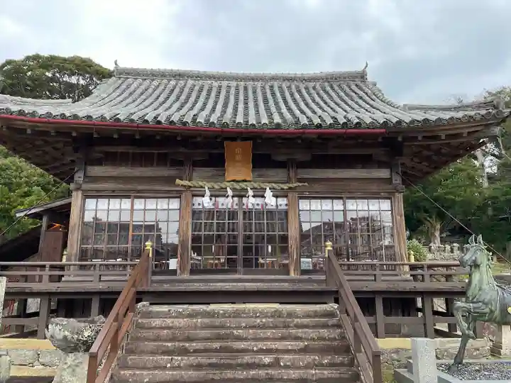 亀岡神社の本殿・本堂