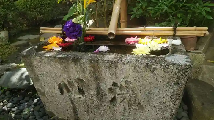 宝蔵寺の手水舎