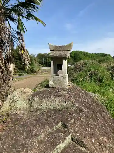 岩原神社の{uncategorized: "未分類", other: "その他", undefined: "問題あり", building: "その他建物", grave: "お墓", sacred_gate: "鳥居", guardian: "狛犬", statue: "像", buddha: "仏像", history: "歴史", nature: "自然", garden: "庭園", animal: "動物", pagoda: "塔", temizu: "手水舎", mountain_gate: "山門・神門", sanctuary: "本殿・本堂", subordinate: "末社・摂社", art: "芸術", scenery: "景色", jizo: "地蔵", ema: "絵馬", goshuin: "御朱印", omikuji: "おみくじ", items: "授与品その他", amulet: "お守り", goshuincho: "御朱印帳", eats: "食事", festival: "お祭り", votive_dance: "神楽", shichigosan: "七五三参", wedding: "結婚式", experience: "体験その他", initially: "初詣", around: "周辺", anti_infection: "感染症対策"}