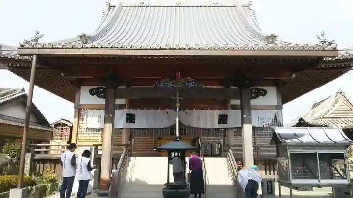 観音寺の本殿・本堂