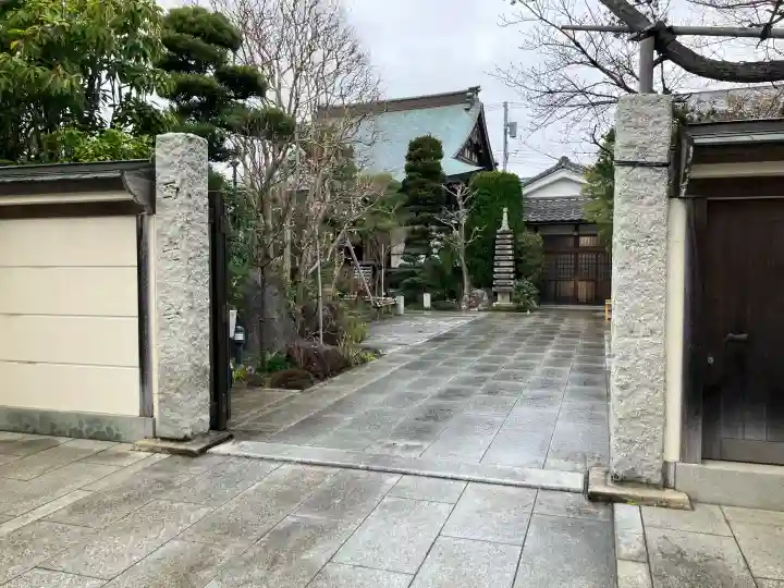 西光寺の{uncategorized: "未分類", other: "その他", undefined: "問題あり", building: "その他建物", grave: "お墓", sacred_gate: "鳥居", guardian: "狛犬", statue: "像", buddha: "仏像", history: "歴史", nature: "自然", garden: "庭園", animal: "動物", pagoda: "塔", temizu: "手水舎", mountain_gate: "山門・神門", sanctuary: "本殿・本堂", subordinate: "末社・摂社", art: "芸術", scenery: "景色", jizo: "地蔵", ema: "絵馬", goshuin: "御朱印", omikuji: "おみくじ", items: "授与品その他", amulet: "お守り", goshuincho: "御朱印帳", eats: "食事", festival: "お祭り", votive_dance: "神楽", shichigosan: "七五三参", wedding: "結婚式", experience: "体験その他", initially: "初詣", around: "周辺", anti_infection: "感染症対策"}