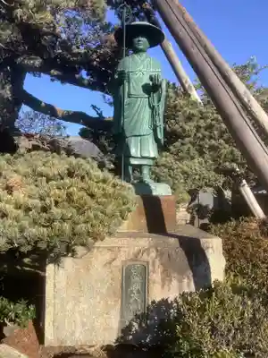 明徳寺の像