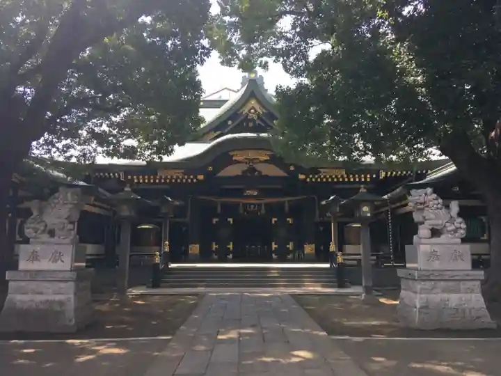 穴八幡宮の本殿・本堂