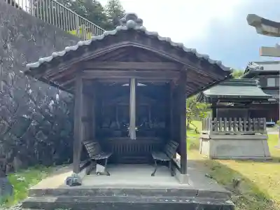 地蔵堂 (稗谷日枝神社鳥居横)の{uncategorized: "未分類", other: "その他", undefined: "問題あり", building: "その他建物", grave: "お墓", sacred_gate: "鳥居", guardian: "狛犬", statue: "像", buddha: "仏像", history: "歴史", nature: "自然", garden: "庭園", animal: "動物", pagoda: "塔", temizu: "手水舎", mountain_gate: "山門・神門", sanctuary: "本殿・本堂", subordinate: "末社・摂社", art: "芸術", scenery: "景色", jizo: "地蔵", ema: "絵馬", goshuin: "御朱印", omikuji: "おみくじ", items: "授与品その他", amulet: "お守り", goshuincho: "御朱印帳", eats: "食事", festival: "お祭り", votive_dance: "神楽", shichigosan: "七五三参", wedding: "結婚式", experience: "体験その他", initially: "初詣", around: "周辺", anti_infection: "感染症対策"}