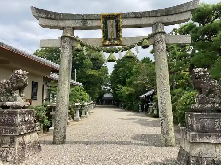 下新川神社の鳥居