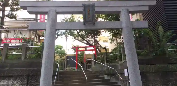 妻戀神社の鳥居