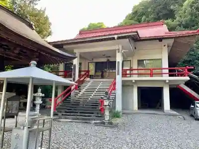 瀧寺の本殿