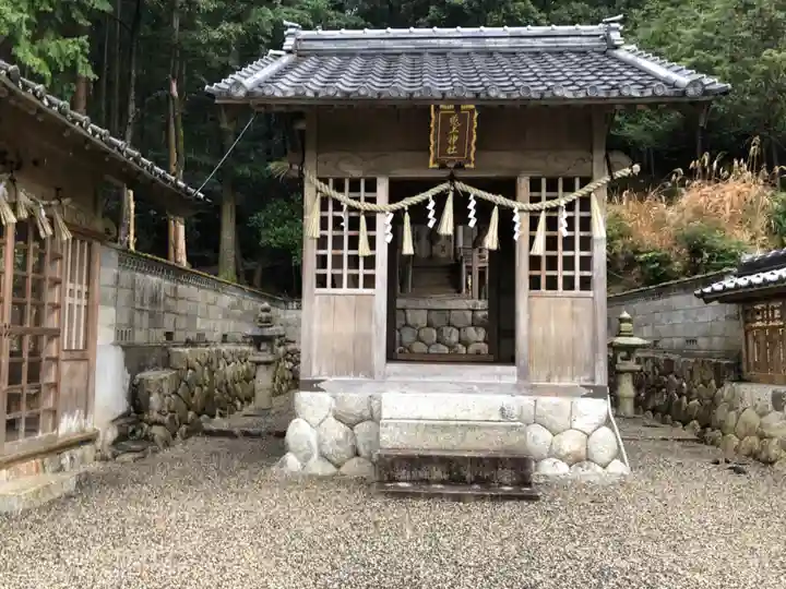 菟上神社の本殿・本堂