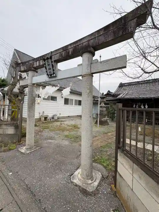 熊野神社 (大町)の{uncategorized: "未分類", other: "その他", undefined: "問題あり", building: "その他建物", grave: "お墓", sacred_gate: "鳥居", guardian: "狛犬", statue: "像", buddha: "仏像", history: "歴史", nature: "自然", garden: "庭園", animal: "動物", pagoda: "塔", temizu: "手水舎", mountain_gate: "山門・神門", sanctuary: "本殿・本堂", subordinate: "末社・摂社", art: "芸術", scenery: "景色", jizo: "地蔵", ema: "絵馬", goshuin: "御朱印", omikuji: "おみくじ", items: "授与品その他", amulet: "お守り", goshuincho: "御朱印帳", eats: "食事", festival: "お祭り", votive_dance: "神楽", shichigosan: "七五三参", wedding: "結婚式", experience: "体験その他", initially: "初詣", around: "周辺", anti_infection: "感染症対策"}